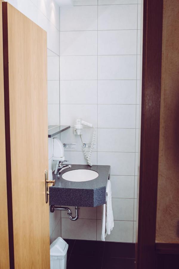 Gasthof Zur Bruecke Kaufering Extérieur photo